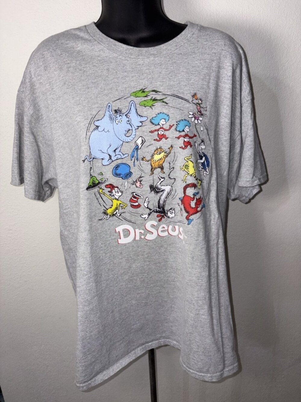 Dr Seuss Character Pattern Women XL Graphic Tee Thing 1 2 Cat In Hat Lorax